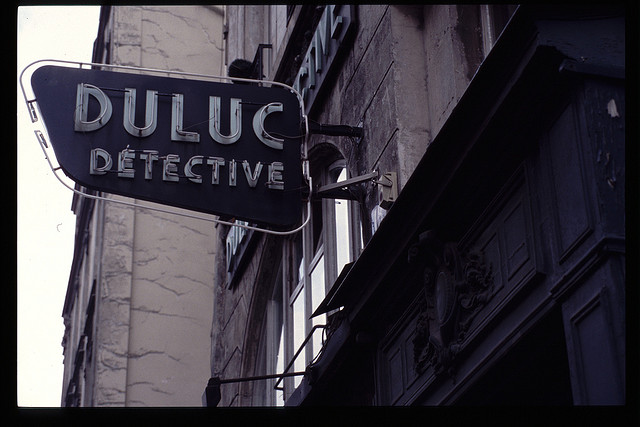 Duluc Detective sign photo by Pete Reed